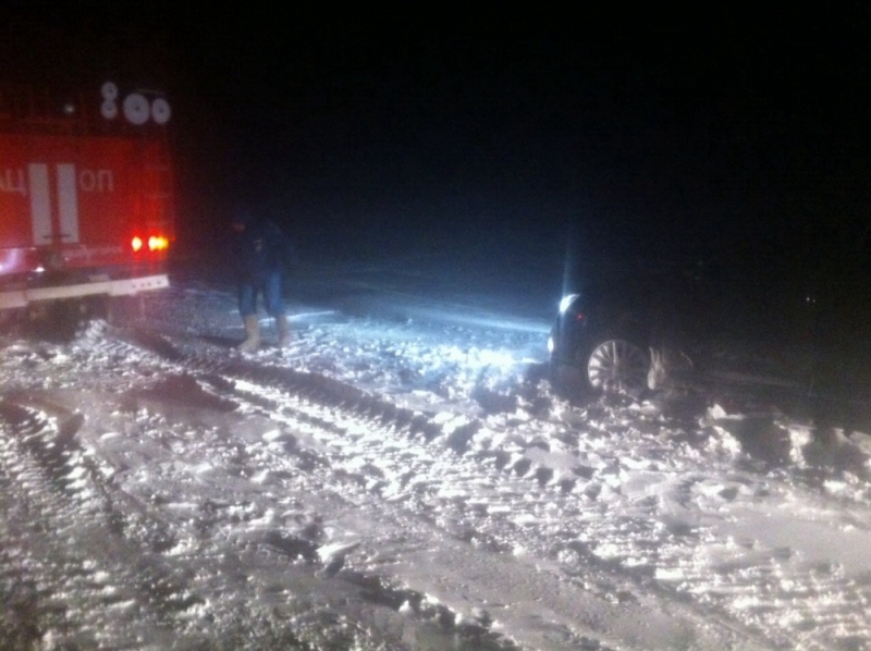 Спасатели  вытащили из кювета автомобиль неподалеку от Кидрясово